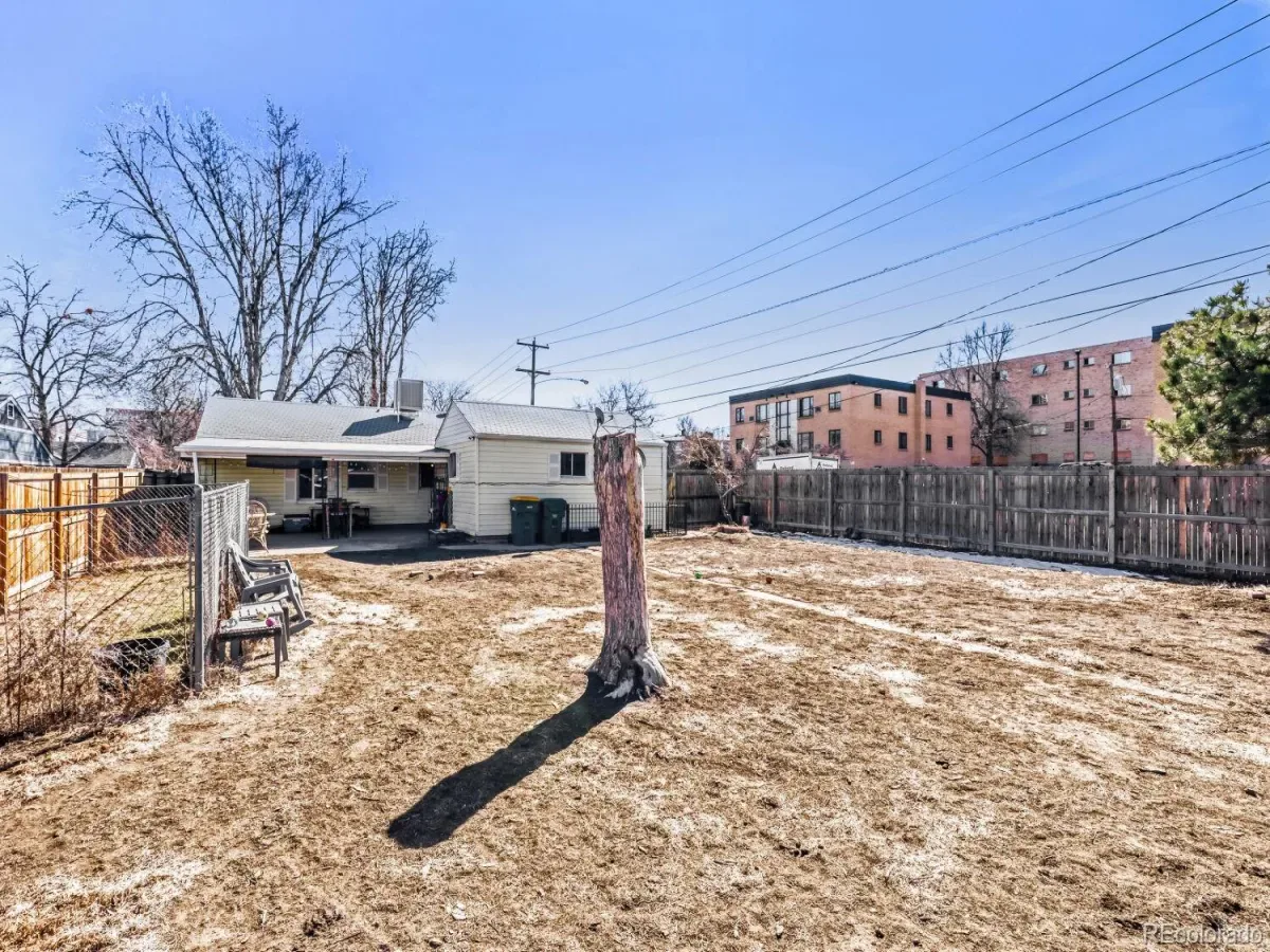 1605 Oakland Street Aurora CO 80010 MLS #REC5434960 03152026010724 1200 27
