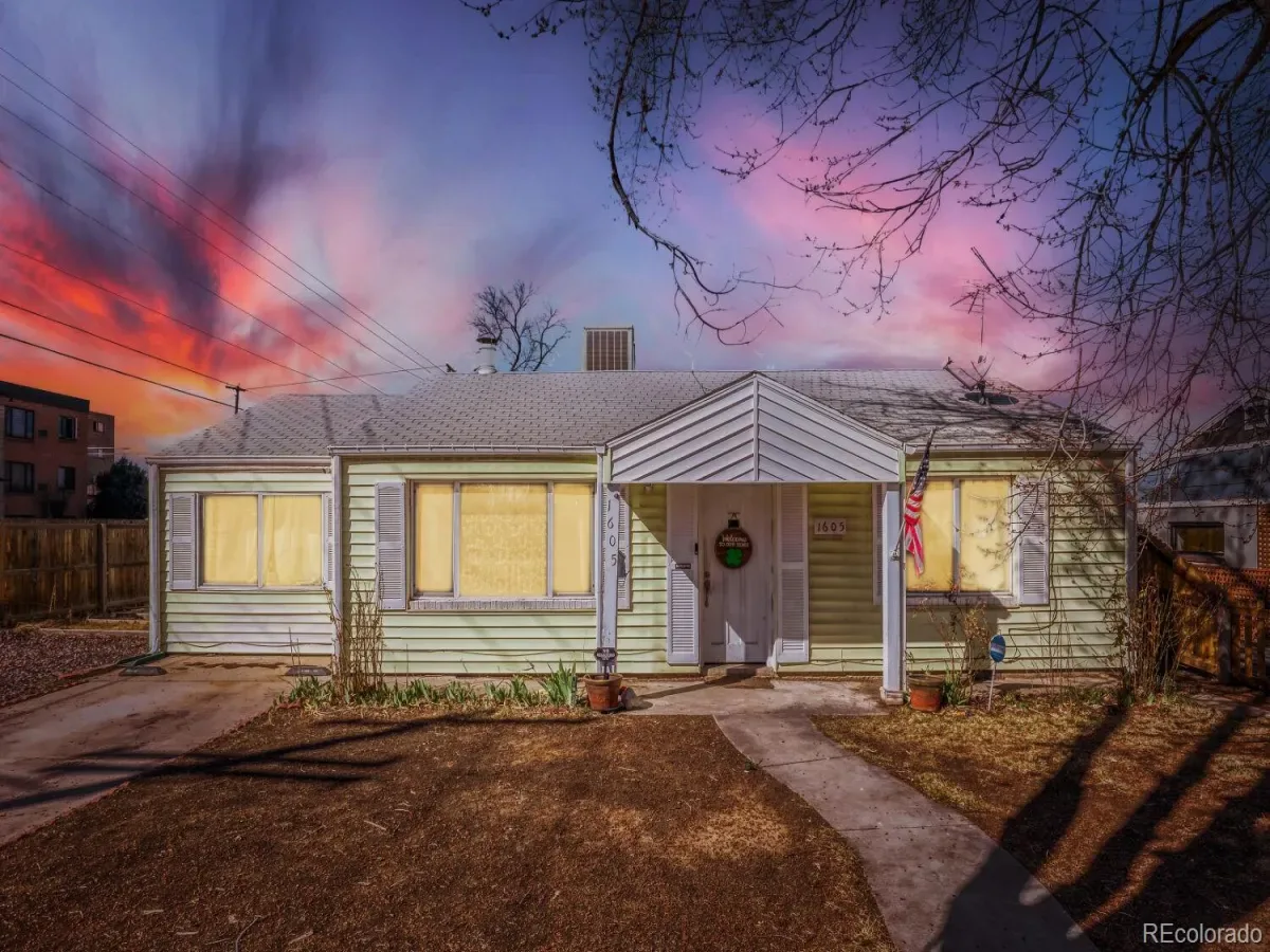 1605 Oakland Street Aurora CO 80010 MLS #REC5434960 03152026010724 1200 28