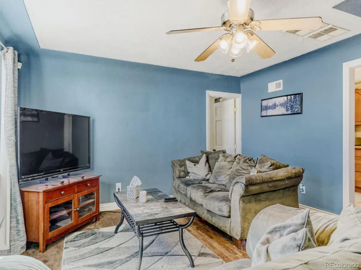 1605 Oakland Street Aurora CO 80010 MLS #REC5434960 03152026010724 1200 5