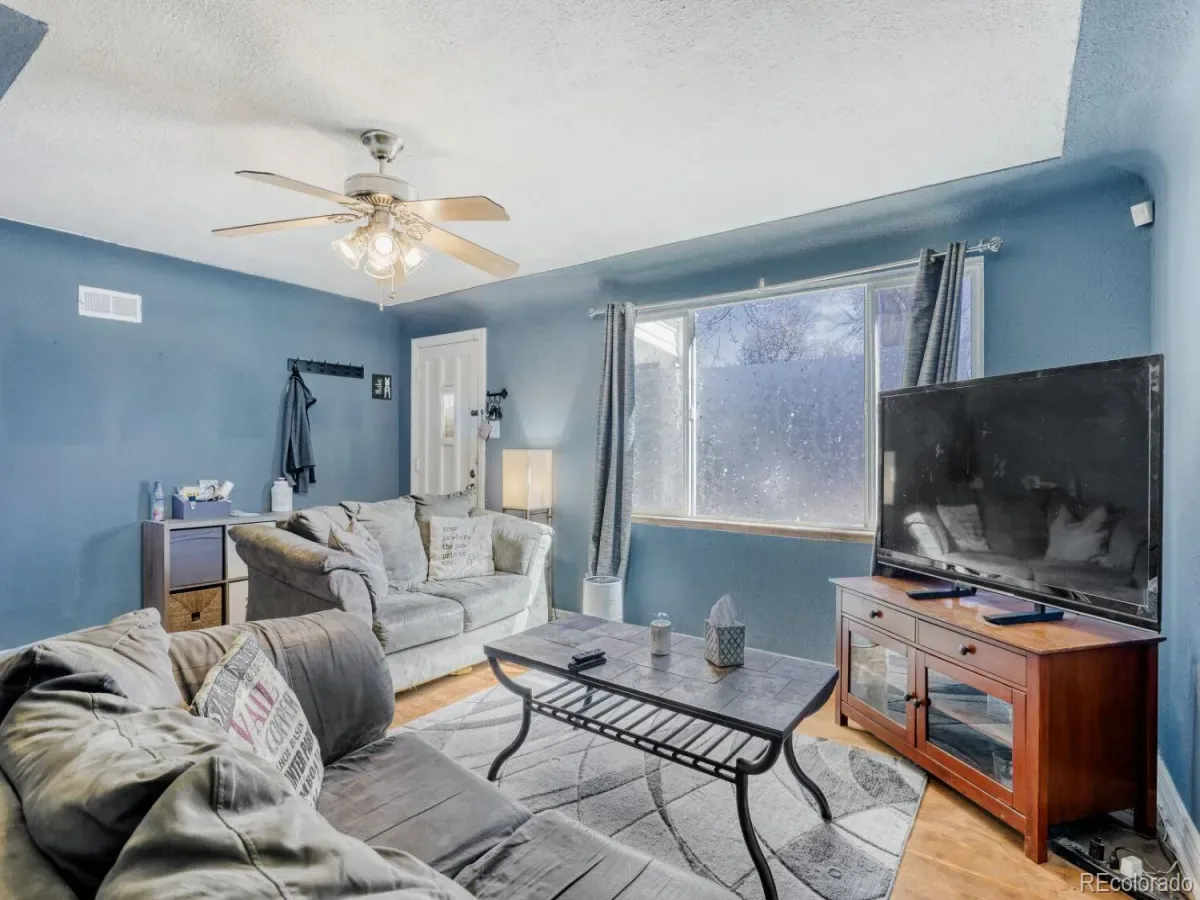 1605 Oakland Street Aurora CO 80010 MLS #REC5434960 03152026010724 1200 6