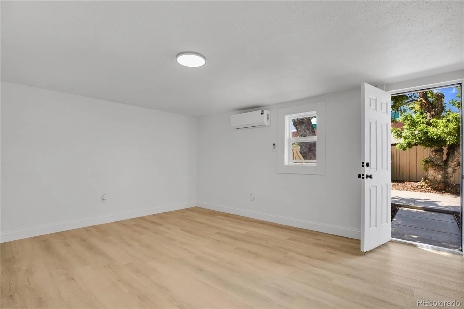 4024 Milwaukee Street Denver CO 80216 MLS #REC5437450 06102026183731 1600 18