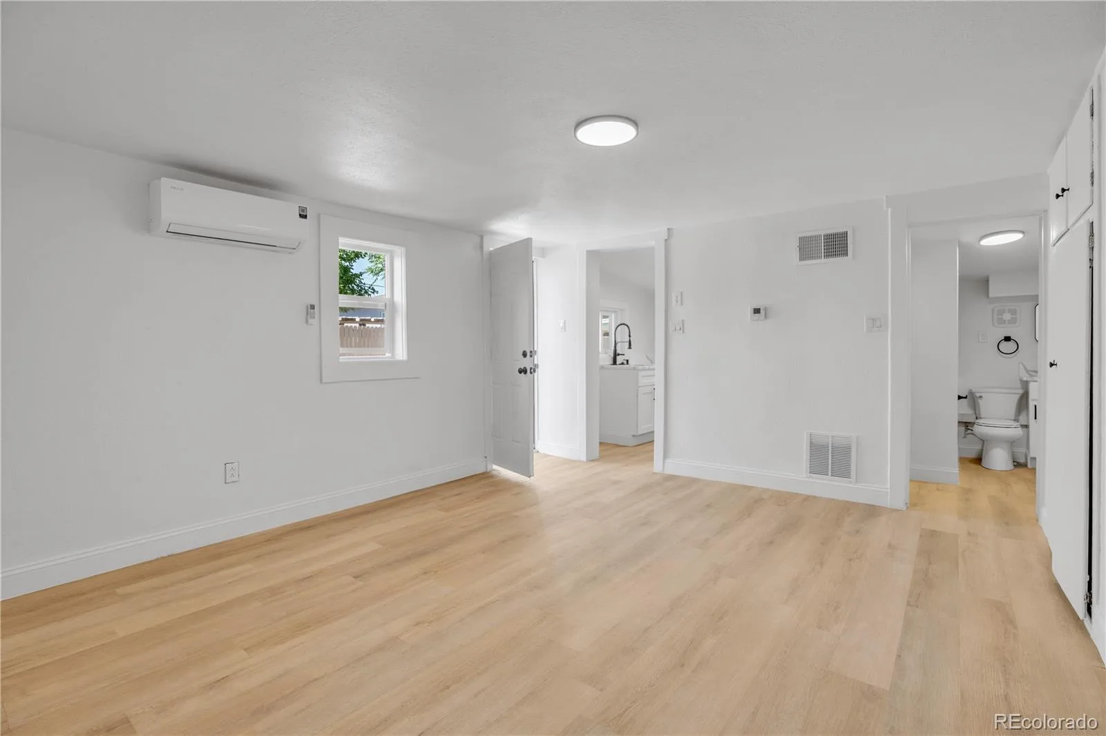 4024 Milwaukee Street Denver CO 80216 MLS #REC5437450 06102026183731 1600 19
