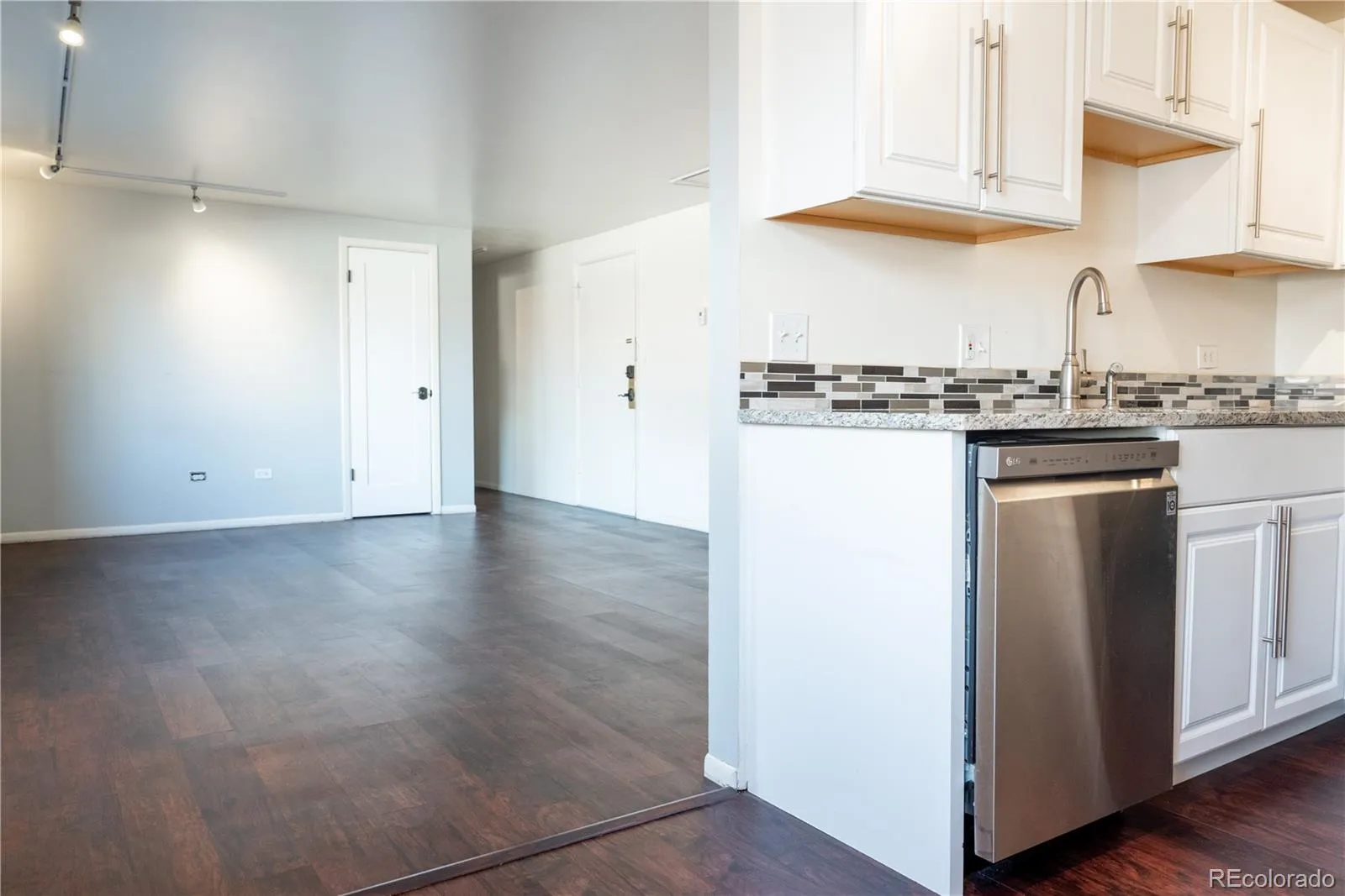 04212026170959 1600 12