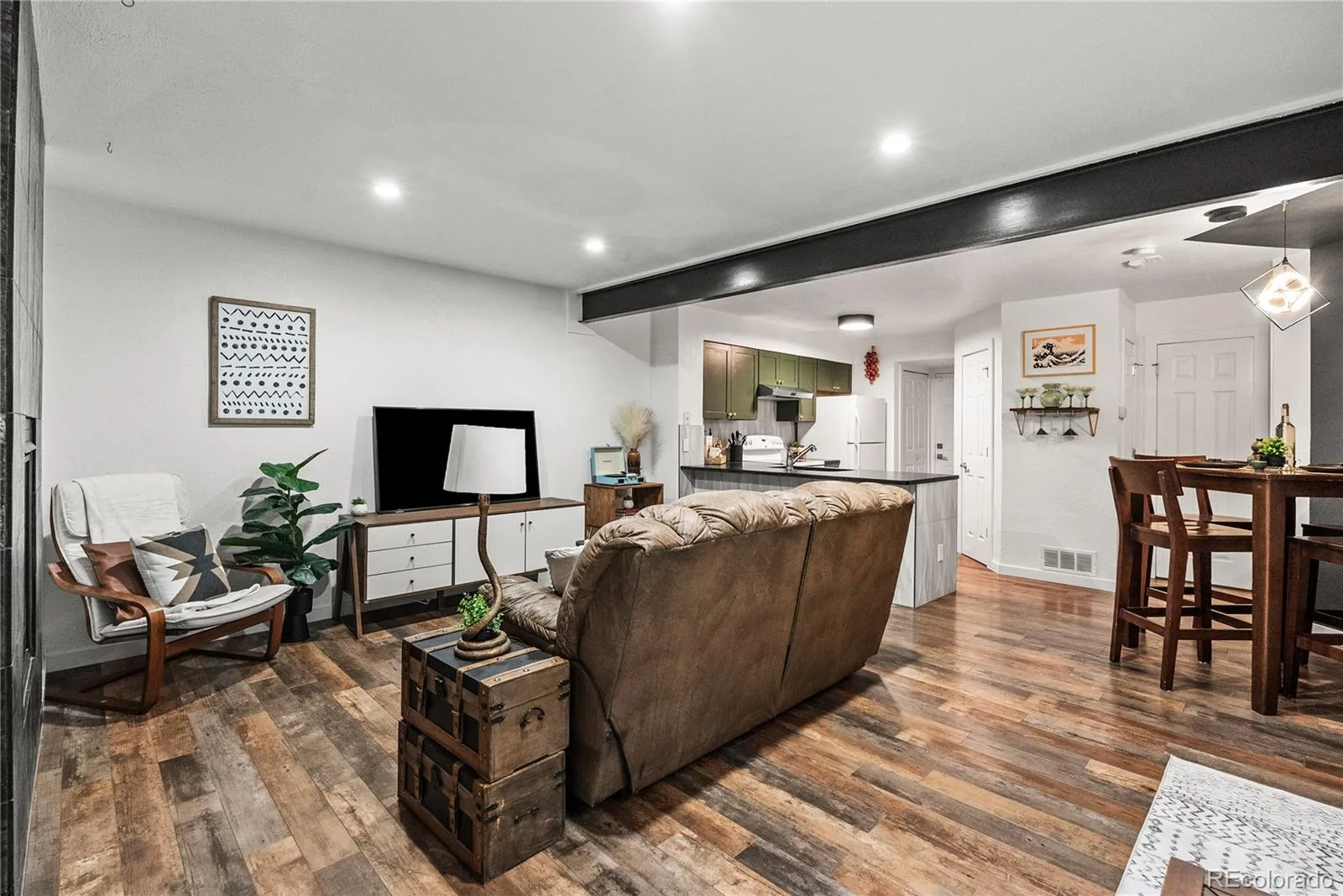910 S Dahlia Street #A Denver CO 80246 | MLS #REC5442016 08292026175319 1600 2