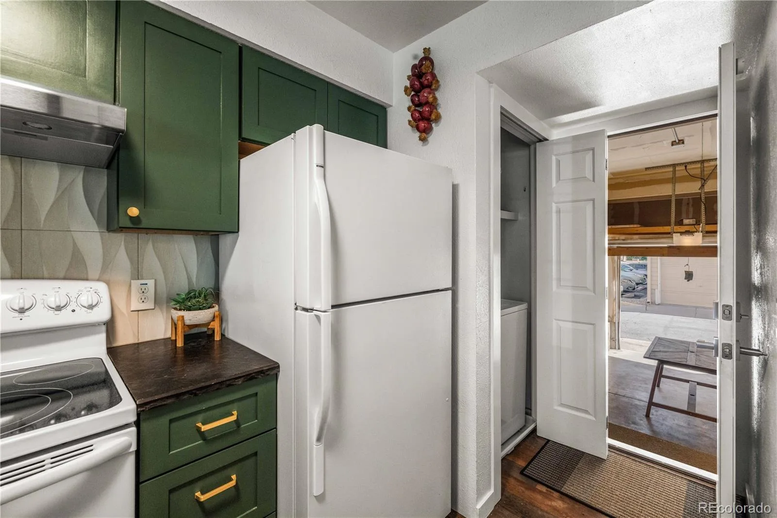910 S Dahlia Street #A Denver CO 80246 | MLS #REC5442016 08292026175319 1600 21