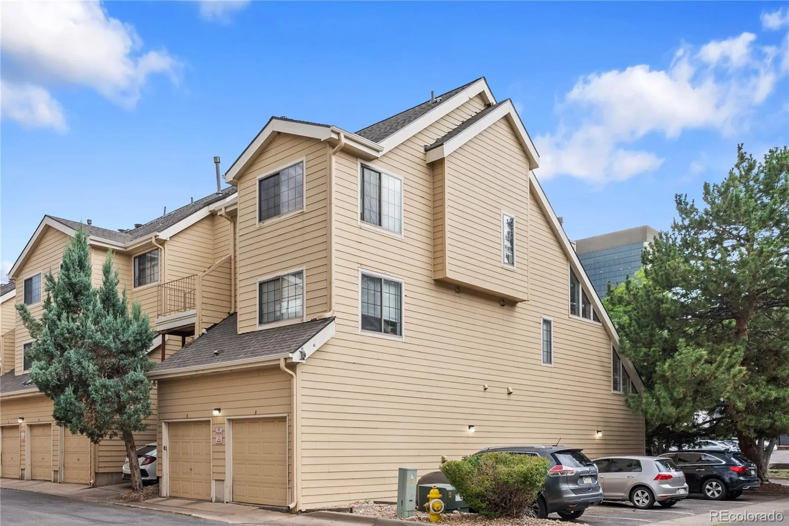 910 S Dahlia Street #A Denver CO 80246 | MLS #REC5442016 08292026175319 1600 28