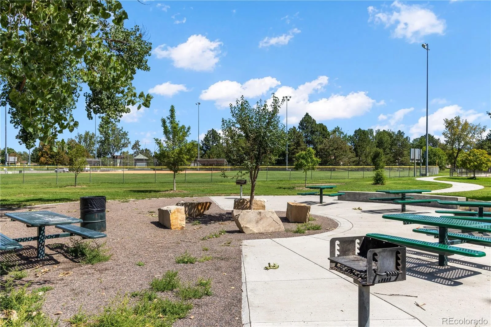 910 S Dahlia Street #A Denver CO 80246 | MLS #REC5442016 08292026175319 1600 32