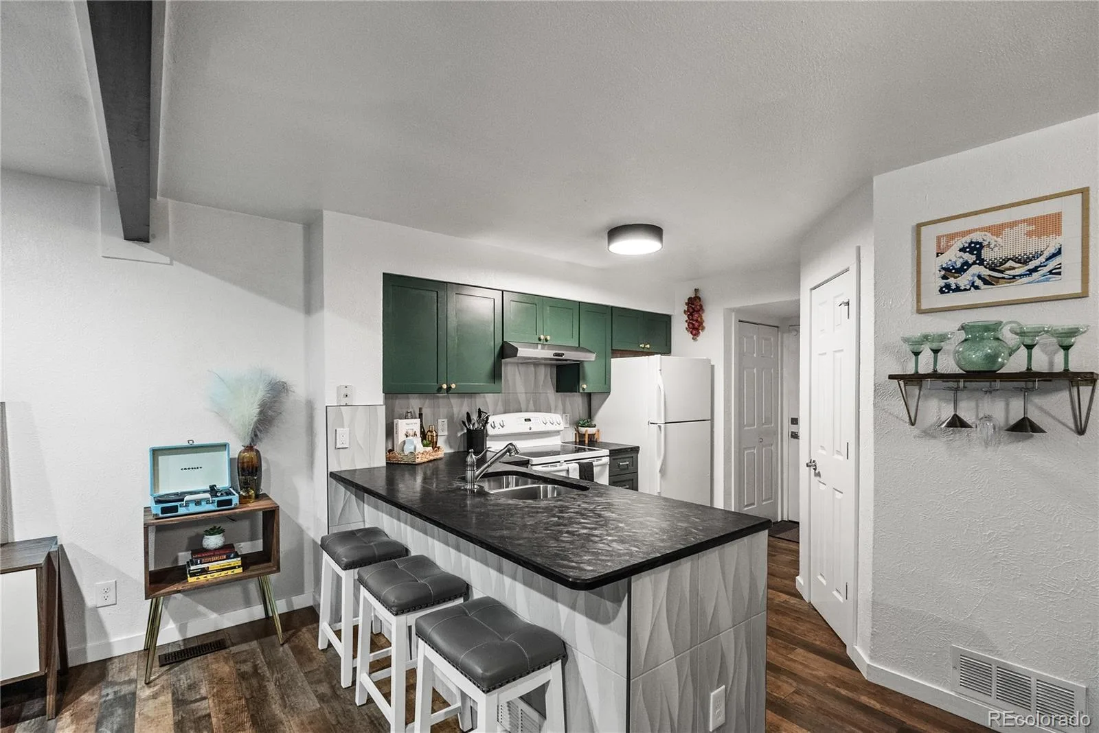 910 S Dahlia Street #A Denver CO 80246 | MLS #REC5442016 08292026175319 1600 6
