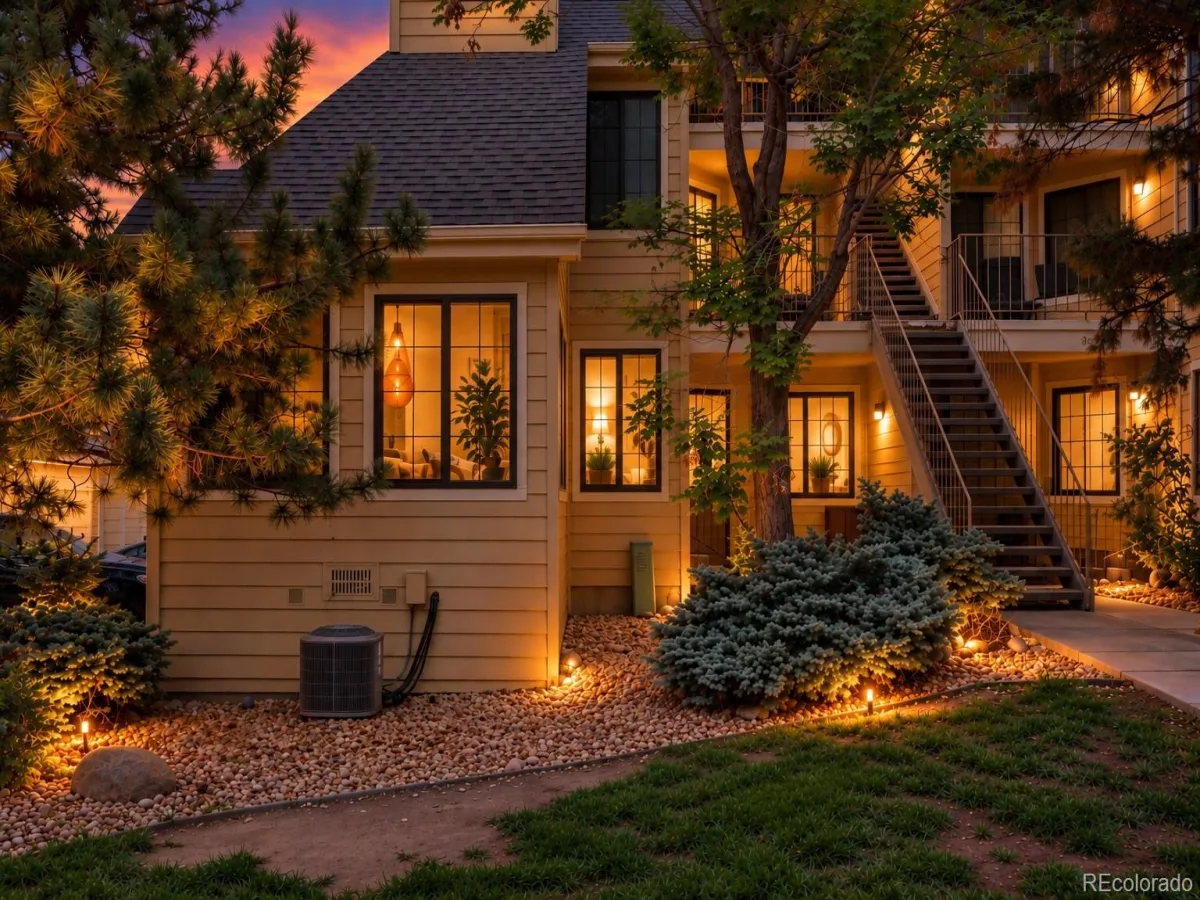 910 S Dahlia Street #A Denver CO 80246 | MLS #REC5442016 10012026235517 1200 25