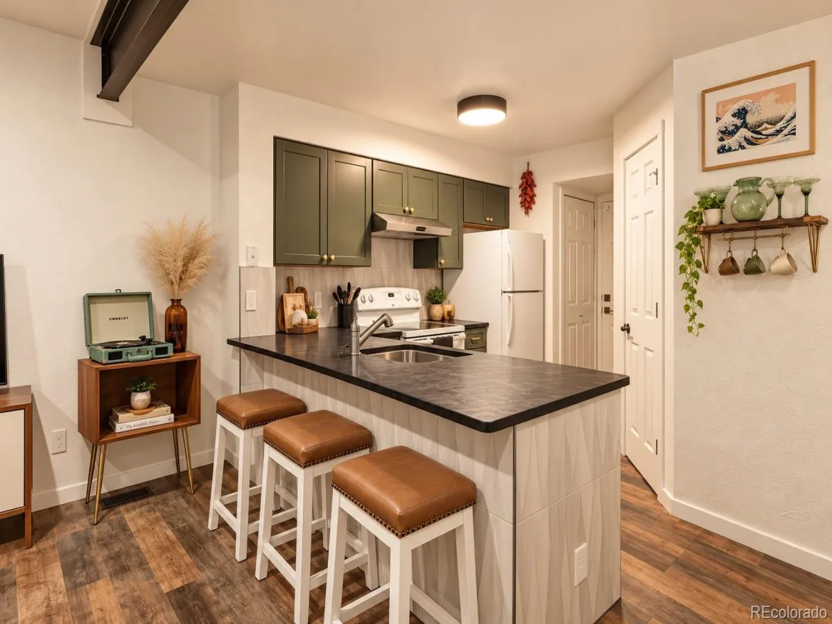 910 S Dahlia Street #A Denver CO 80246 | MLS #REC5442016 10012026235517 1200 7