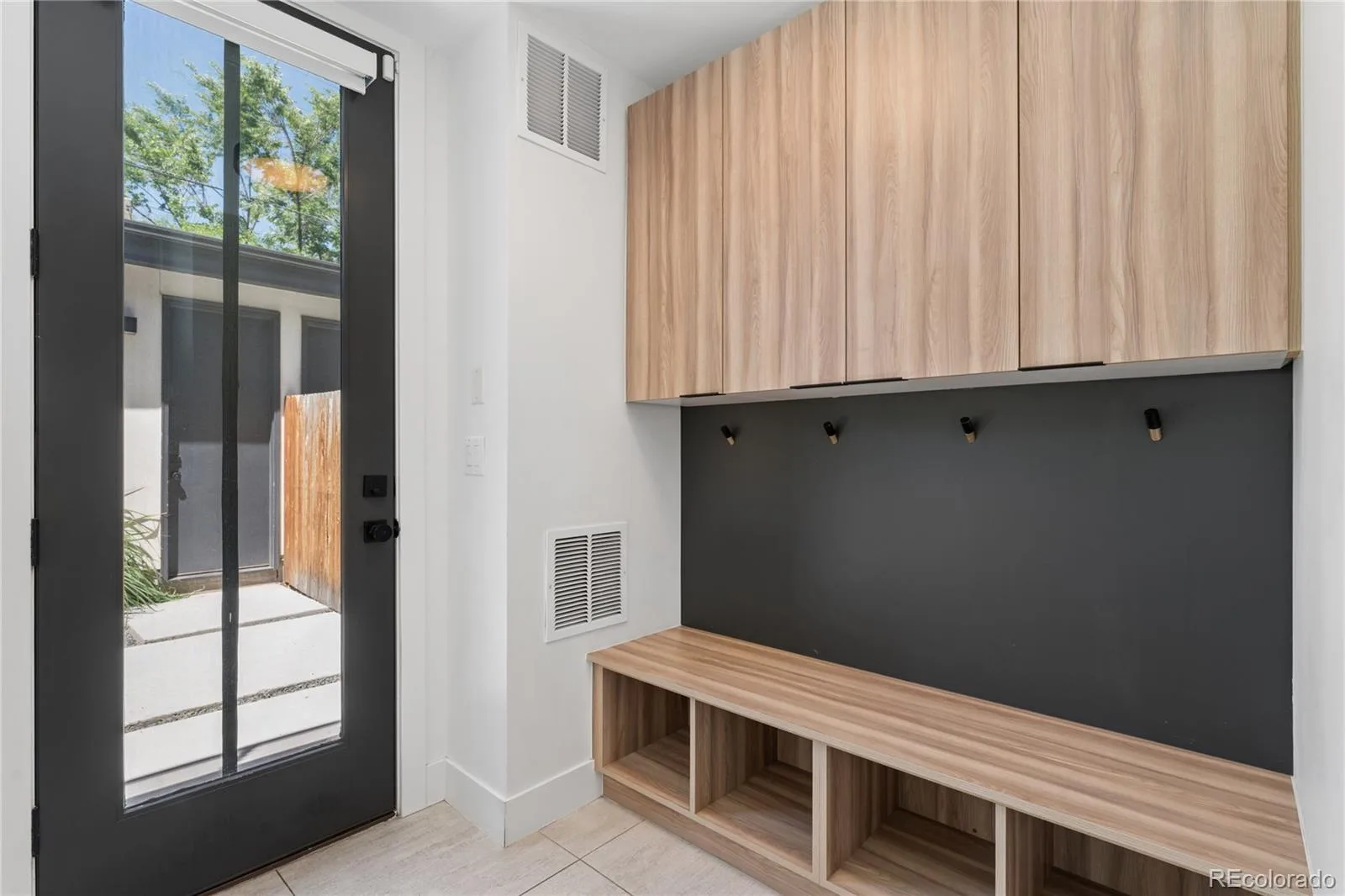 1231 Garfield Street Denver CO 80206 MLS #REC5442101 06162026180642 1600 14