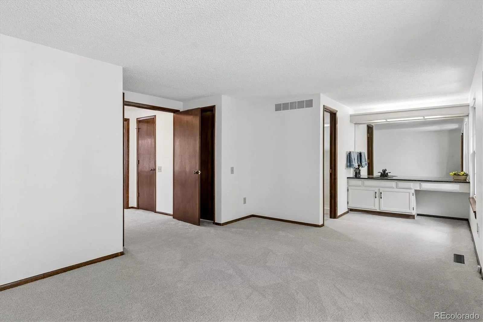 2763 W Long Drive #B Littleton CO 80120 | MLS #REC5443879 06122026142955 1600 17