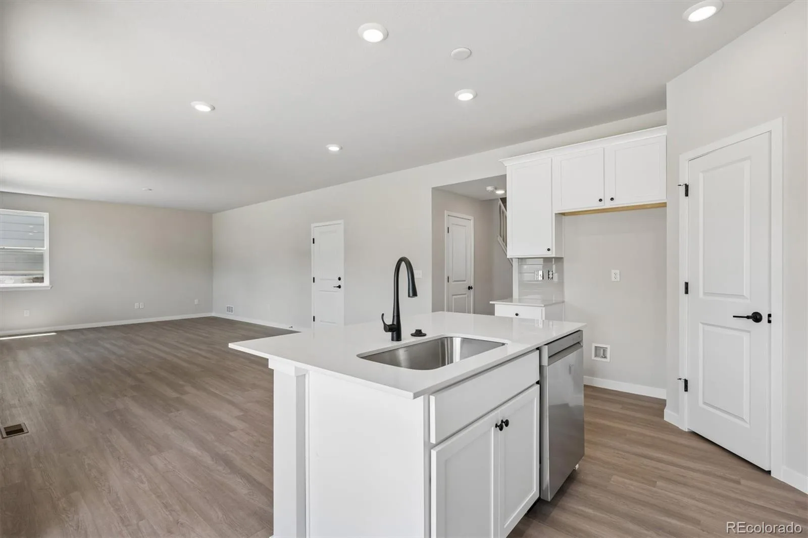5784 N Indigo Rose Street Aurora CO 80019 | MLS #REC5453823 08112026191204 1600 10