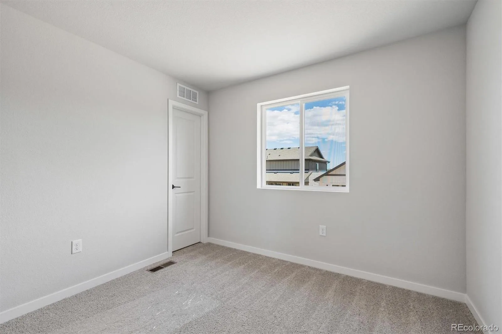 5784 N Indigo Rose Street Aurora CO 80019 | MLS #REC5453823 08112026191204 1600 17