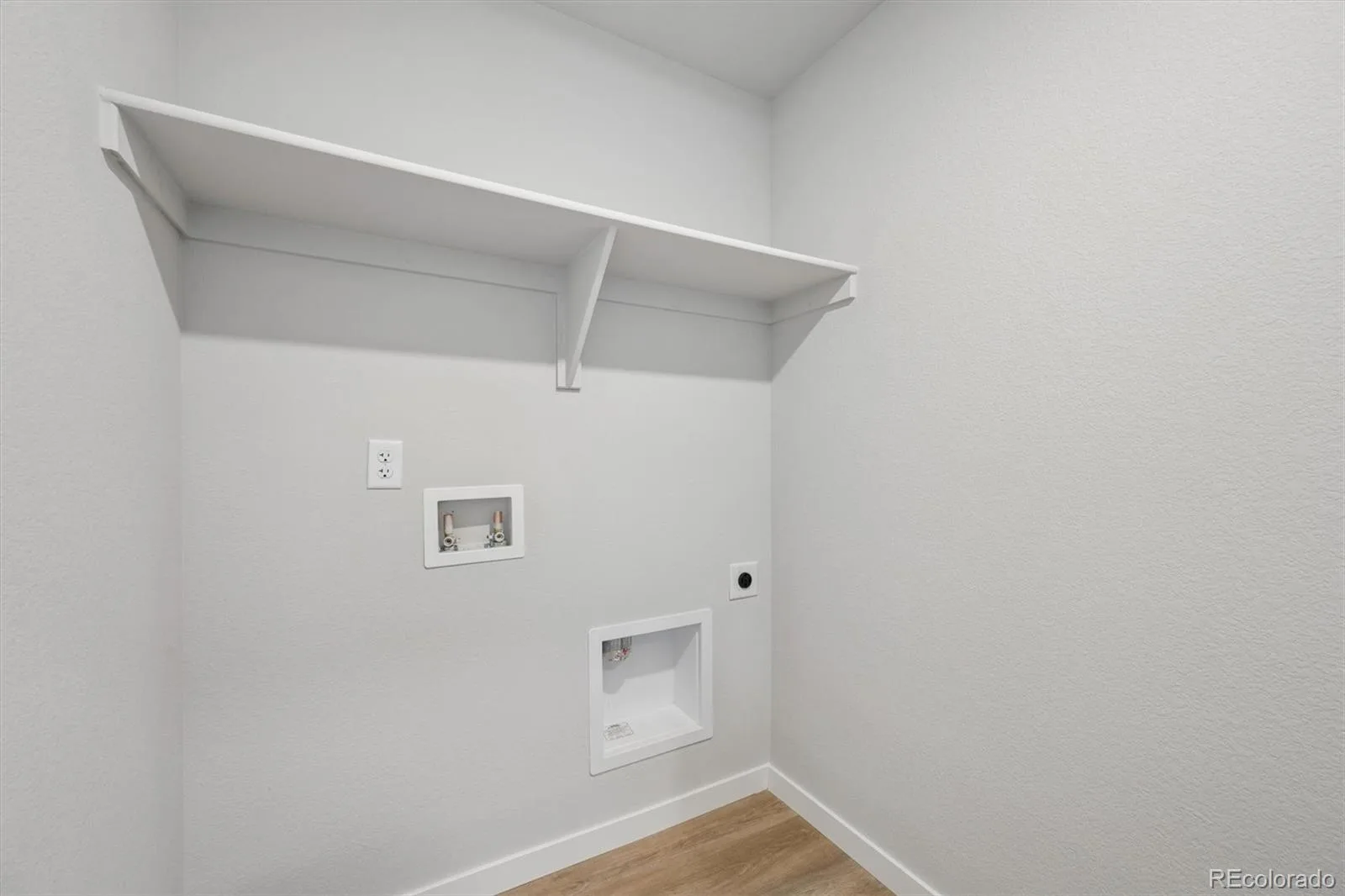 5784 N Indigo Rose Street Aurora CO 80019 | MLS #REC5453823 08112026191204 1600 18