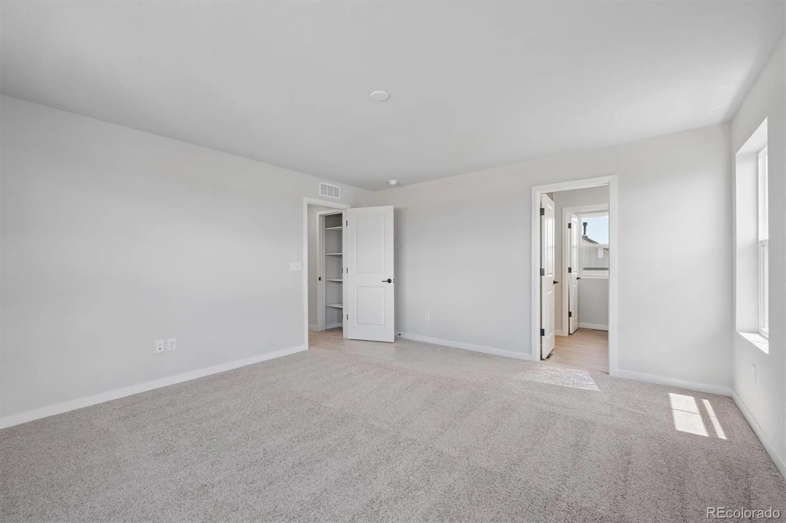5784 N Indigo Rose Street Aurora CO 80019 | MLS #REC5453823 08112026191204 1600 20