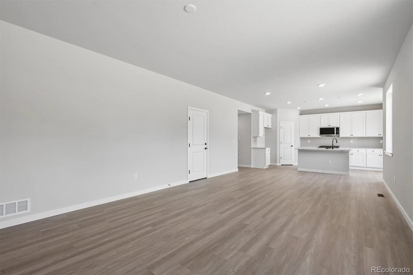 5784 N Indigo Rose Street Aurora CO 80019 | MLS #REC5453823 08112026191204 1600 6