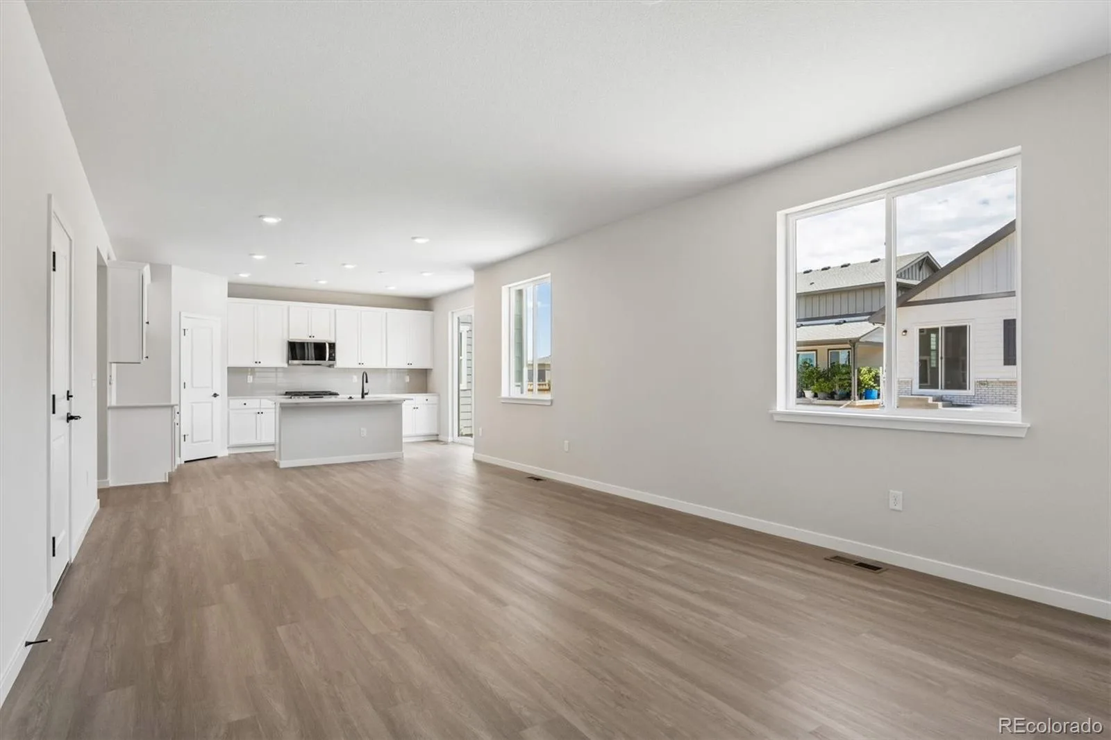 5784 N Indigo Rose Street Aurora CO 80019 | MLS #REC5453823 08112026191204 1600 7