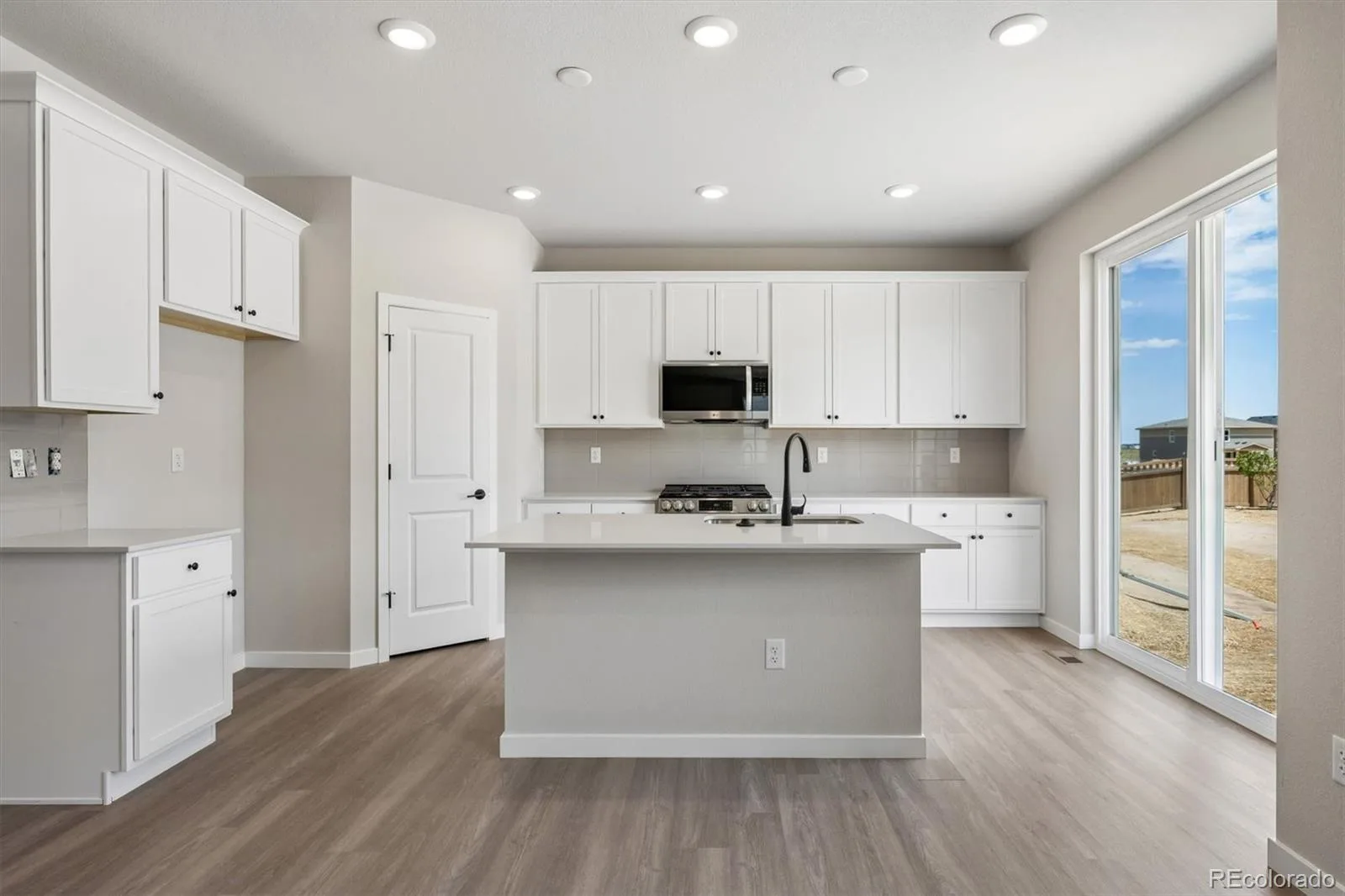 5784 N Indigo Rose Street Aurora CO 80019 | MLS #REC5453823 08112026191204 1600 8