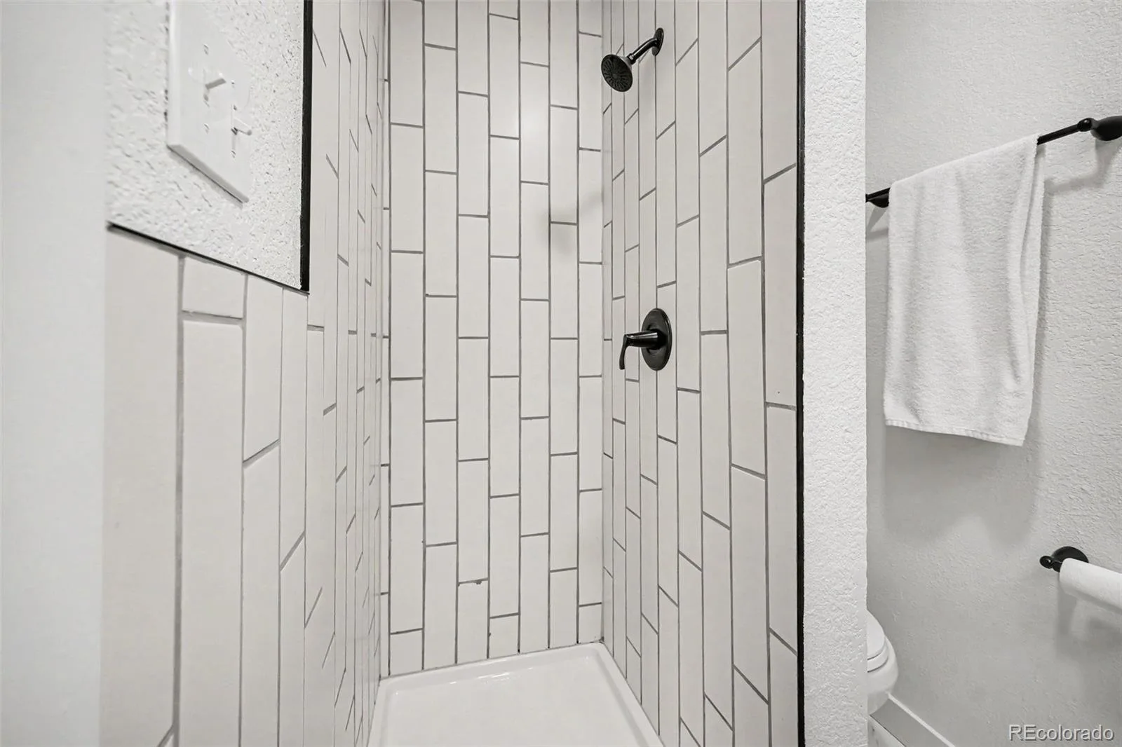 1926 Hanover Street Aurora CO 80010 | MLS #REC5454383 08142026213533 1600 11