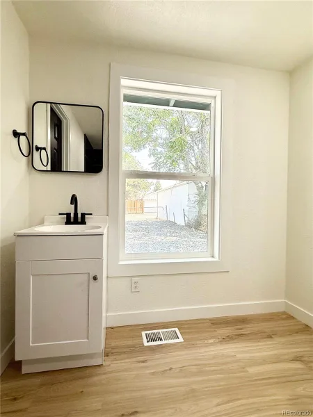 1926 Hanover Street Aurora CO 80010 | MLS #REC5454383 08142026213533 800 17