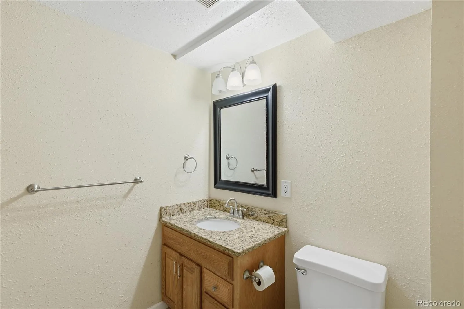 12941 W Montana Avenue Lakewood CO 80228 MLS #REC5456865 06172026212523 1600 46
