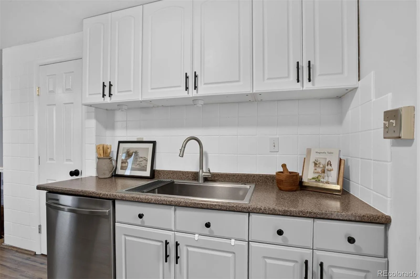3900 S Inca Street Englewood CO 80110 | MLS #REC5458622 10012026162804 1600 8