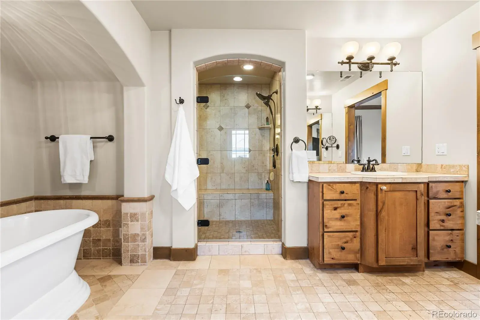 1251 Buffalo Ridge Road Castle Pines CO 80108 MLS #REC5462323 02252026015431 1600 28
