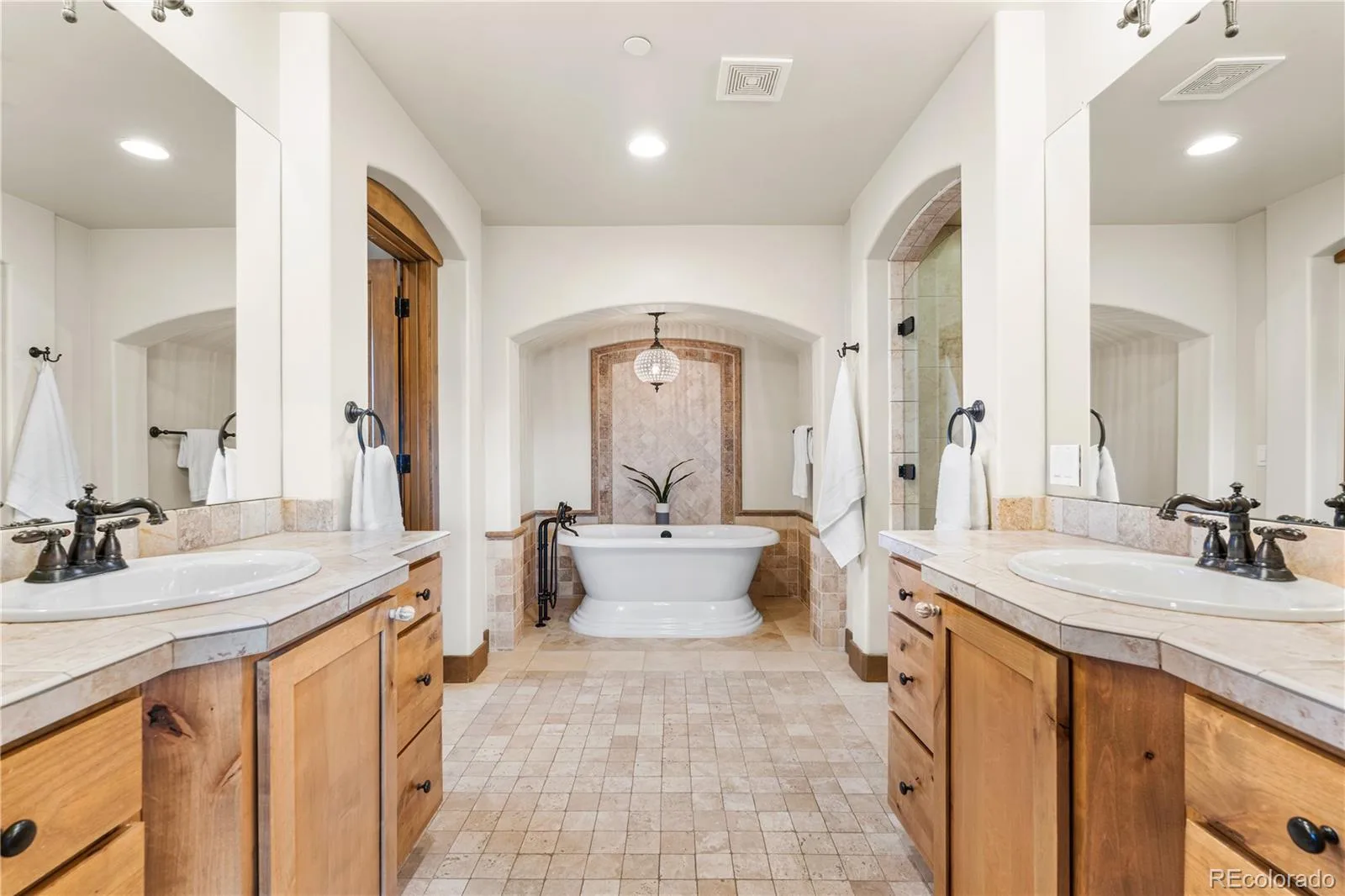 1251 Buffalo Ridge Road Castle Pines CO 80108 MLS #REC5462323 06102026181120 1600 26