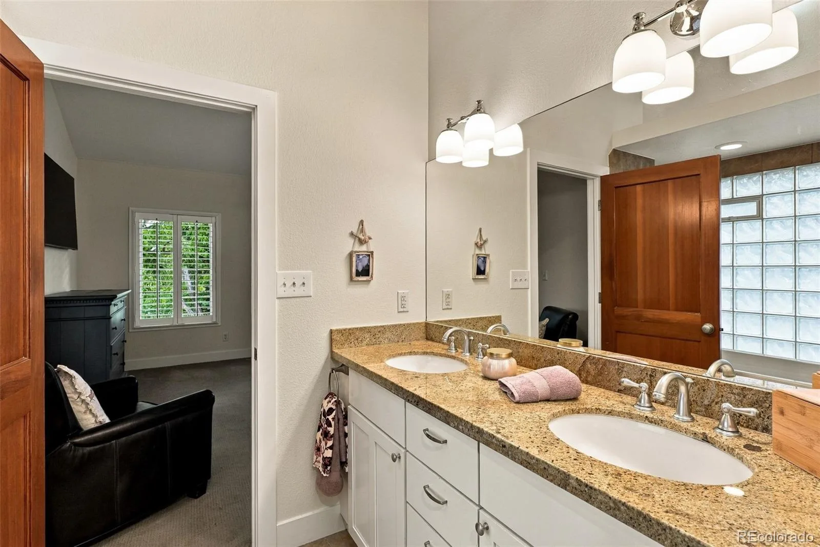 1781 S Corona Street Denver CO 80210 | MLS #REC5463977 10082026010957 1600 26