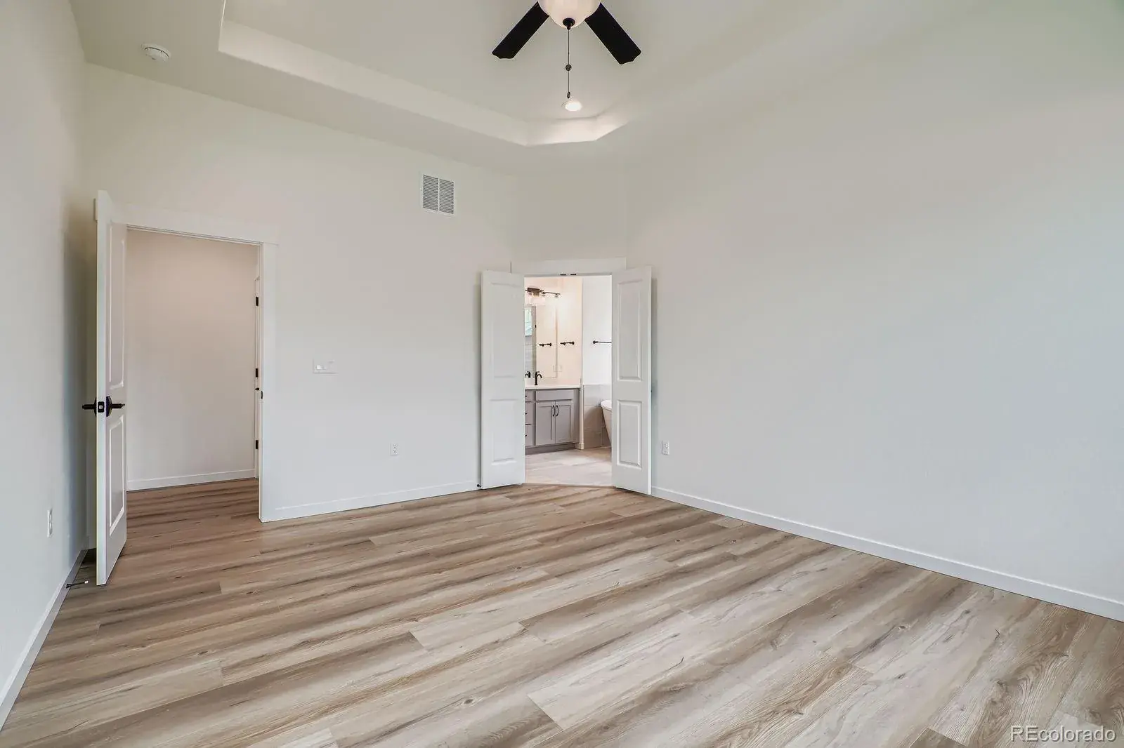 8925 S Riviera Way Aurora CO 80016 MLS #REC5464646 08012025014631 1600 13
