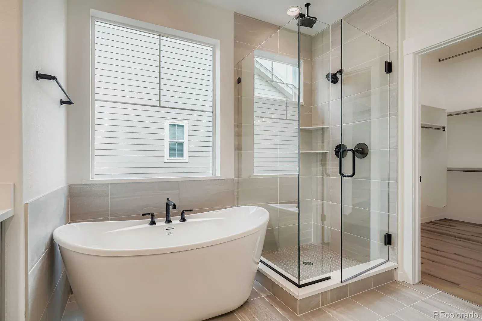 8925 S Riviera Way Aurora CO 80016 MLS #REC5464646 08012025014631 1600 15