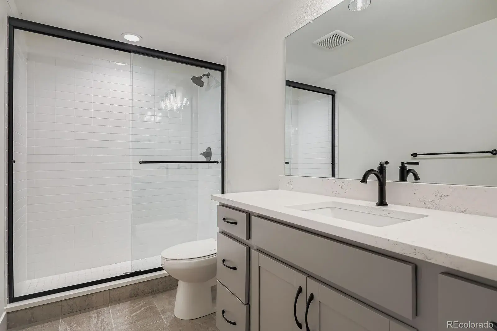 8925 S Riviera Way Aurora CO 80016 MLS #REC5464646 08012025014631 1600 24
