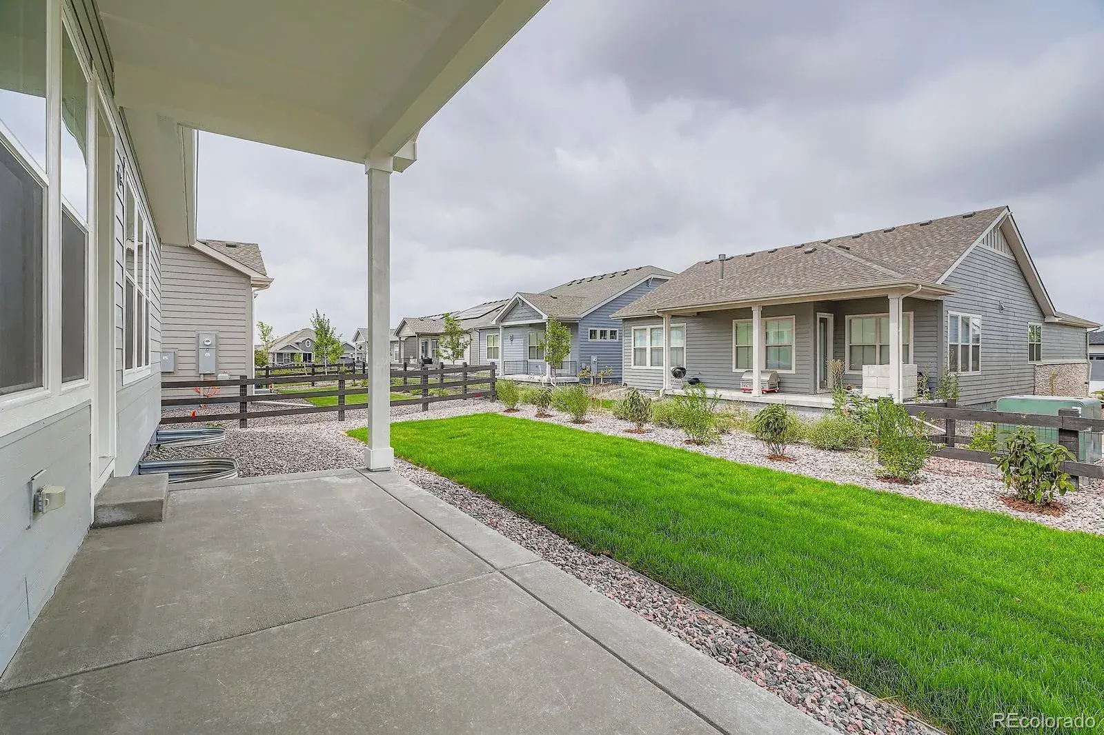 8925 S Riviera Way Aurora CO 80016 MLS #REC5464646 08012025014631 1600 25