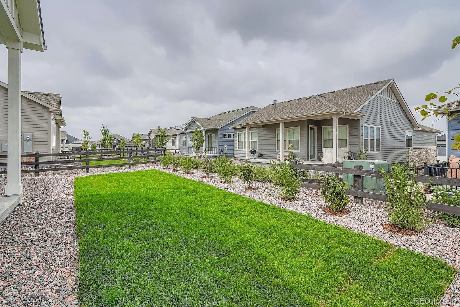 8925 S Riviera Way Aurora CO 80016 MLS #REC5464646 08012025014631 1600 26