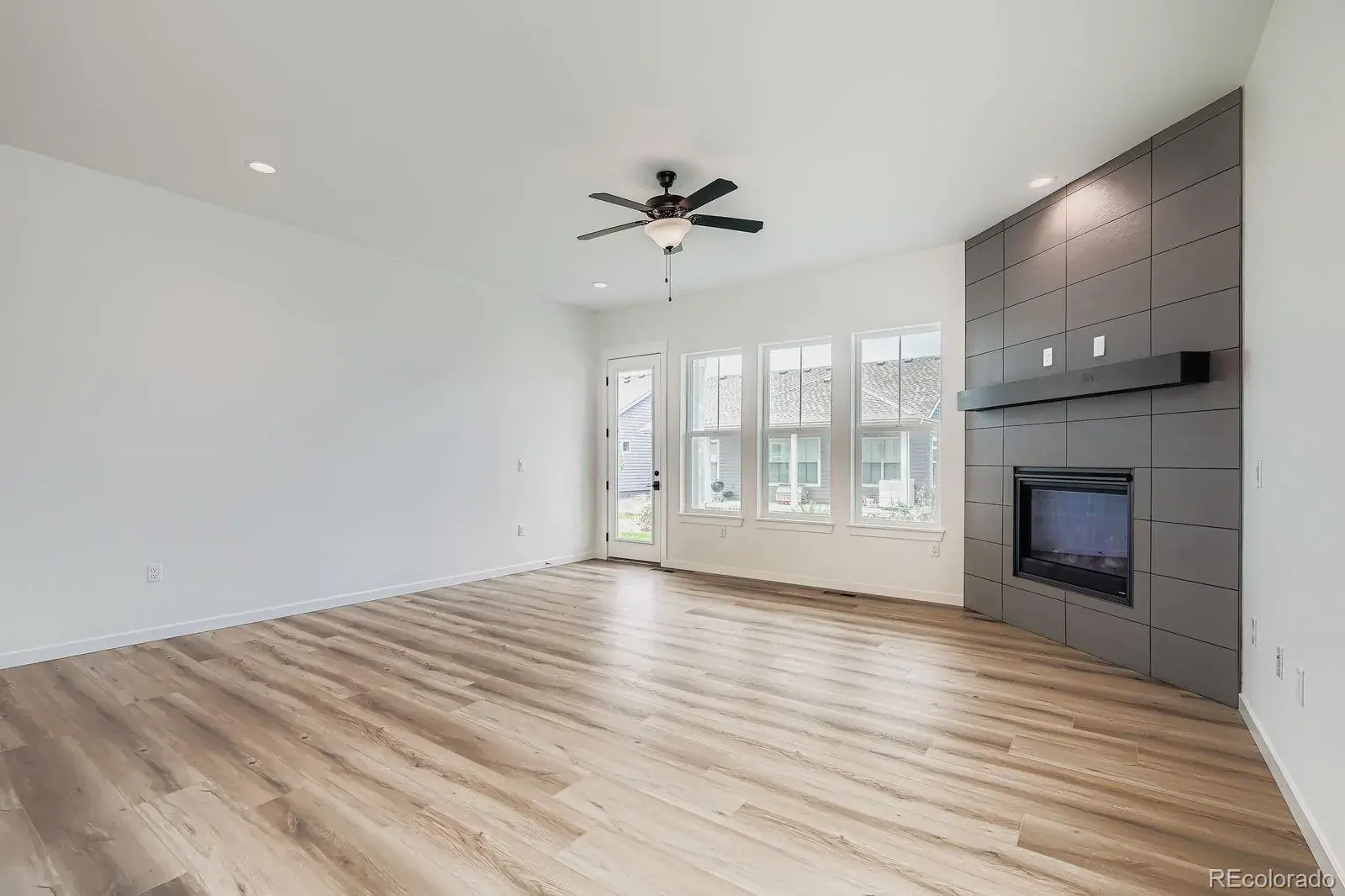 8925 S Riviera Way Aurora CO 80016 MLS #REC5464646 08012025014631 1600 4