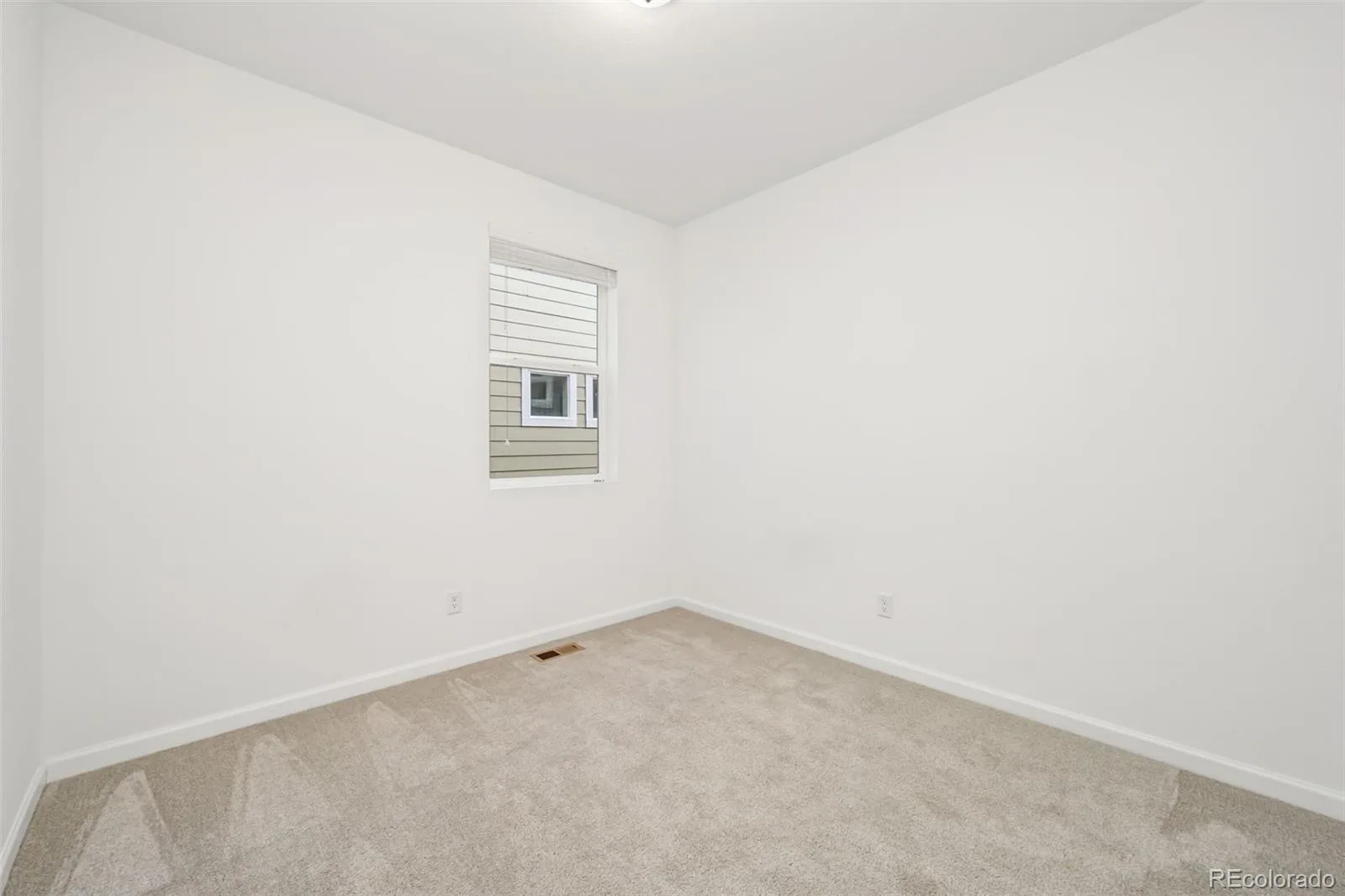 413 Overbrook Lane Longmont CO 80504 | MLS #REC5467961 08062026215116 1600 19
