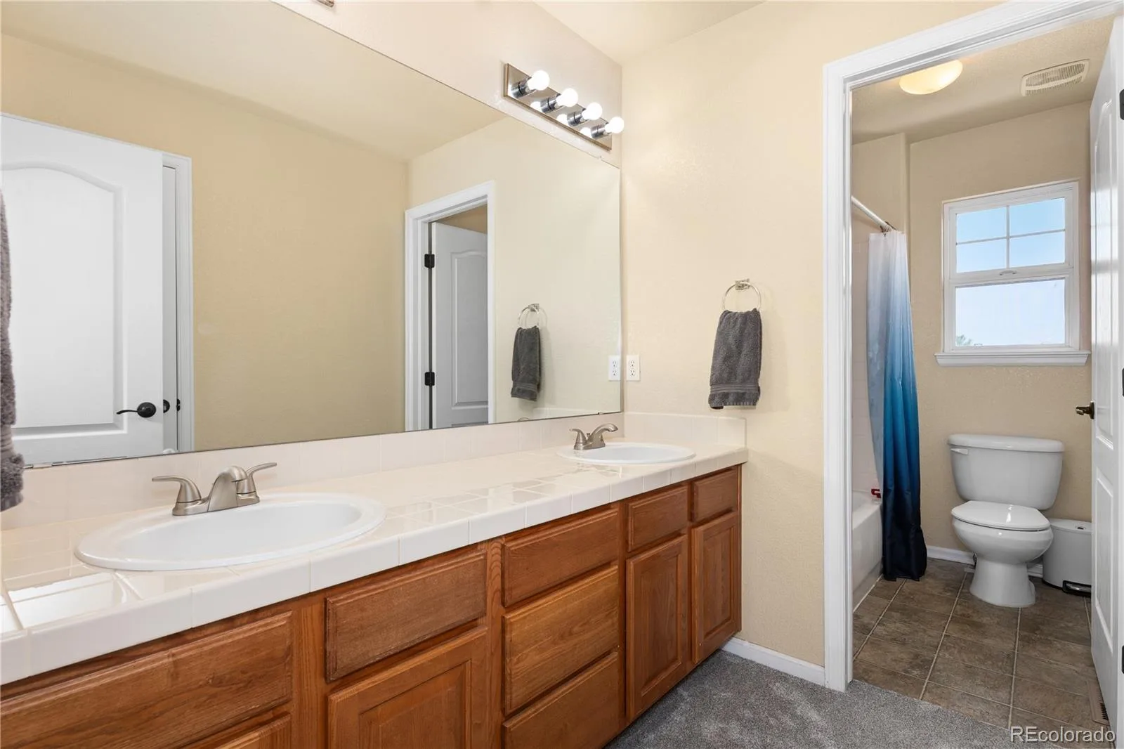 21235 E Eastman Avenue Aurora CO 80013 | MLS #REC5469842 08162026180945 1600 20