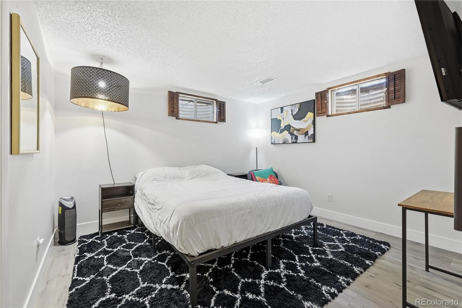 04152026175003 1600 33