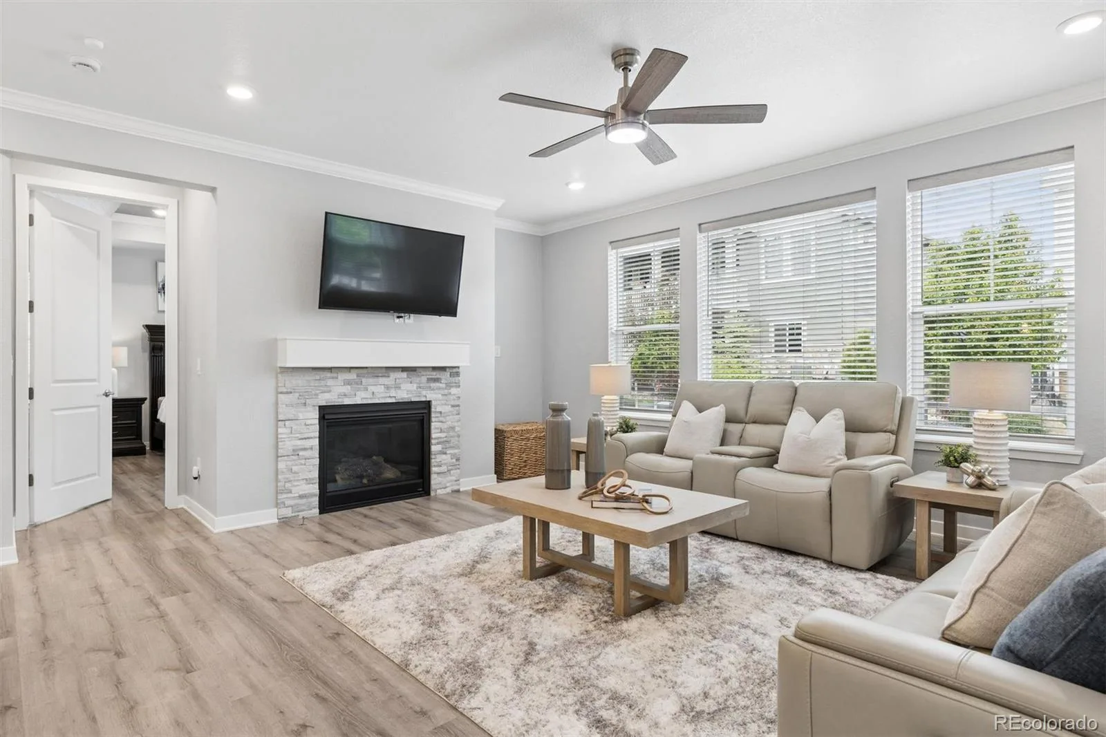 8801 S Ukraine Court Aurora CO 80016 MLS #REC5470505 05292026213838 1600 16