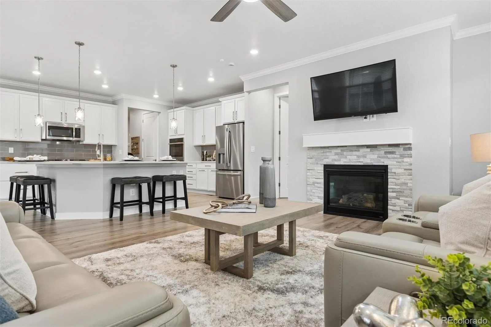 8801 S Ukraine Court Aurora CO 80016 MLS #REC5470505 05292026213838 1600 5