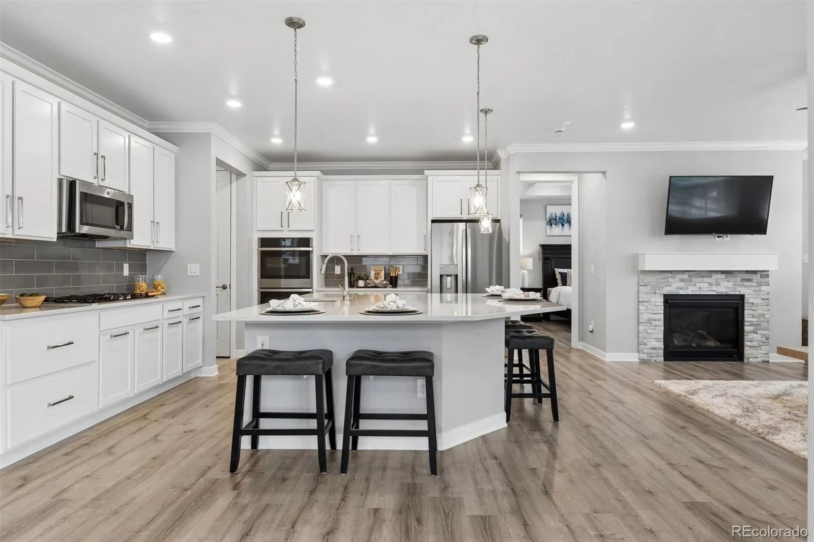 8801 S Ukraine Court Aurora CO 80016 MLS #REC5470505 05292026213838 1600 8