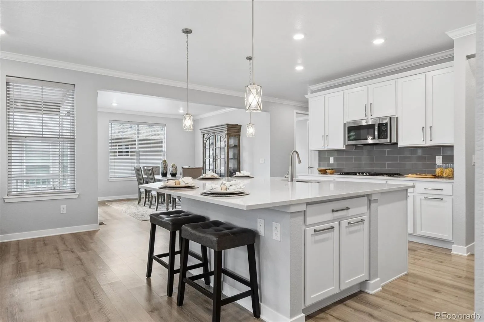 8801 S Ukraine Court Aurora CO 80016 MLS #REC5470505 05292026213838 1600 9