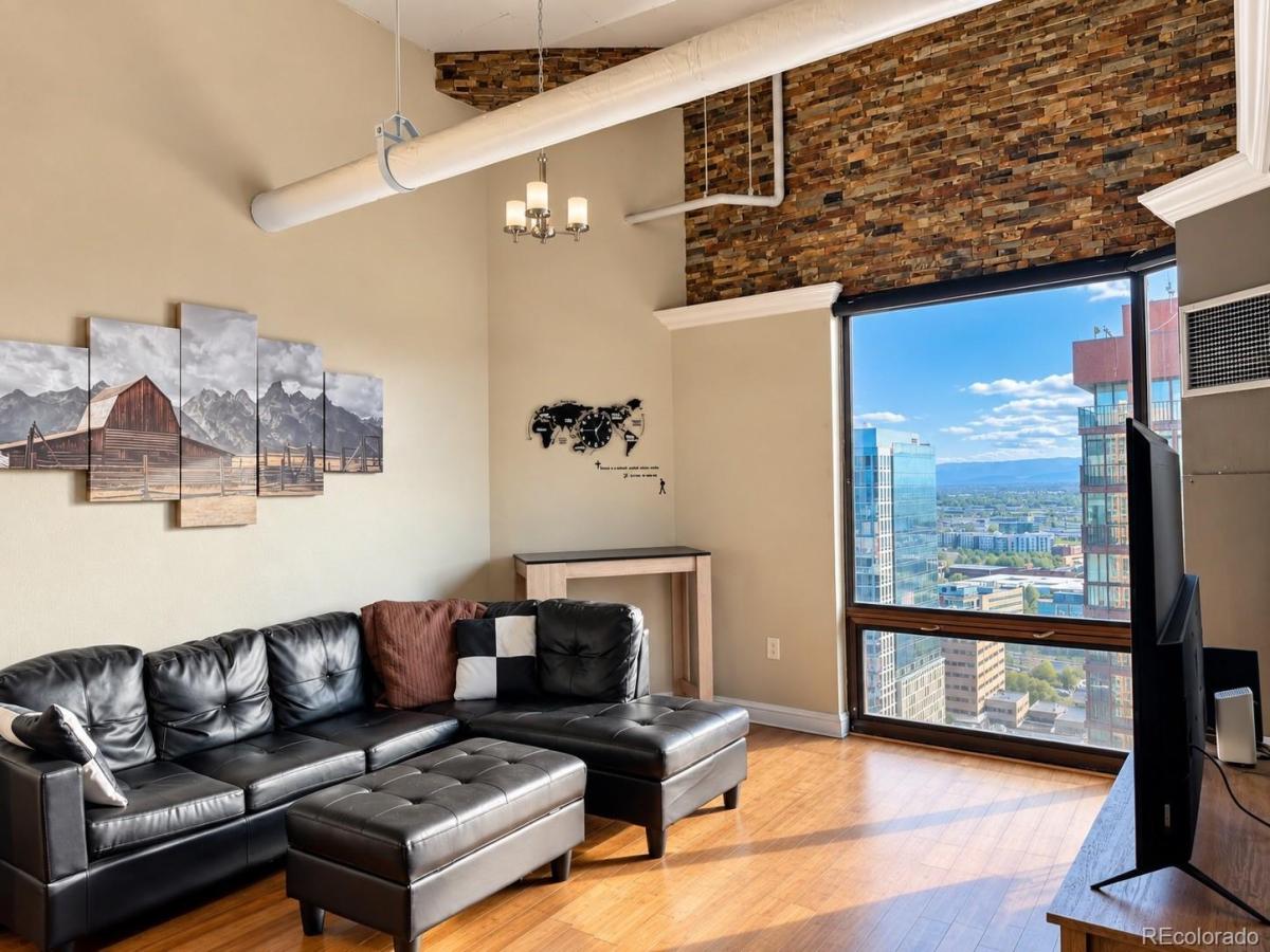 1625 Larimer Street #3202 Denver CO 80202 | MLS #REC5471624 MLS #REC5471624 image #0