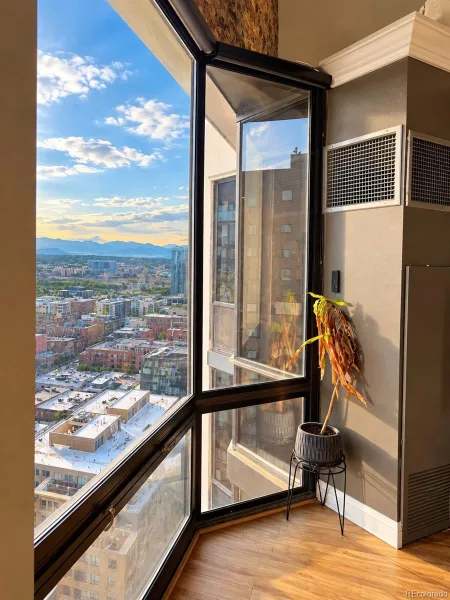 1625 Larimer Street #3202 Denver CO 80202 | MLS #REC5471624 09262026011123 800 11