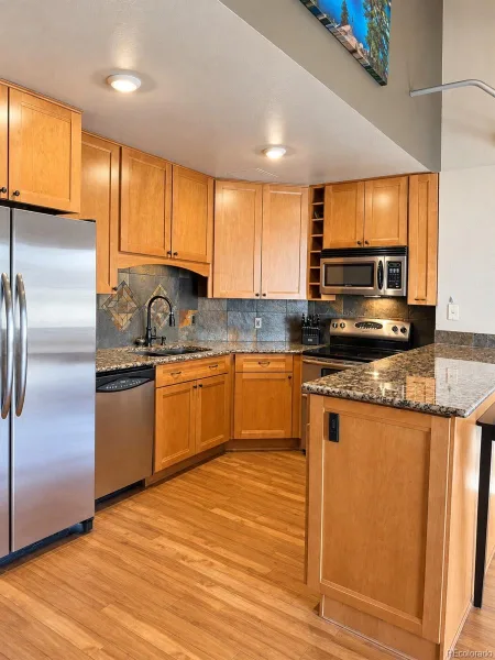 1625 Larimer Street #3202 Denver CO 80202 | MLS #REC5471624 09262026011123 800 7