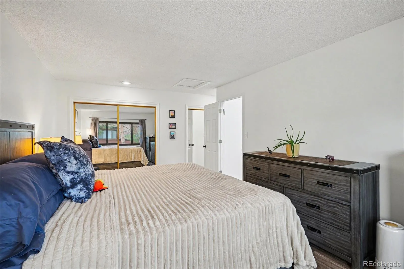 04112026015342 1600 12