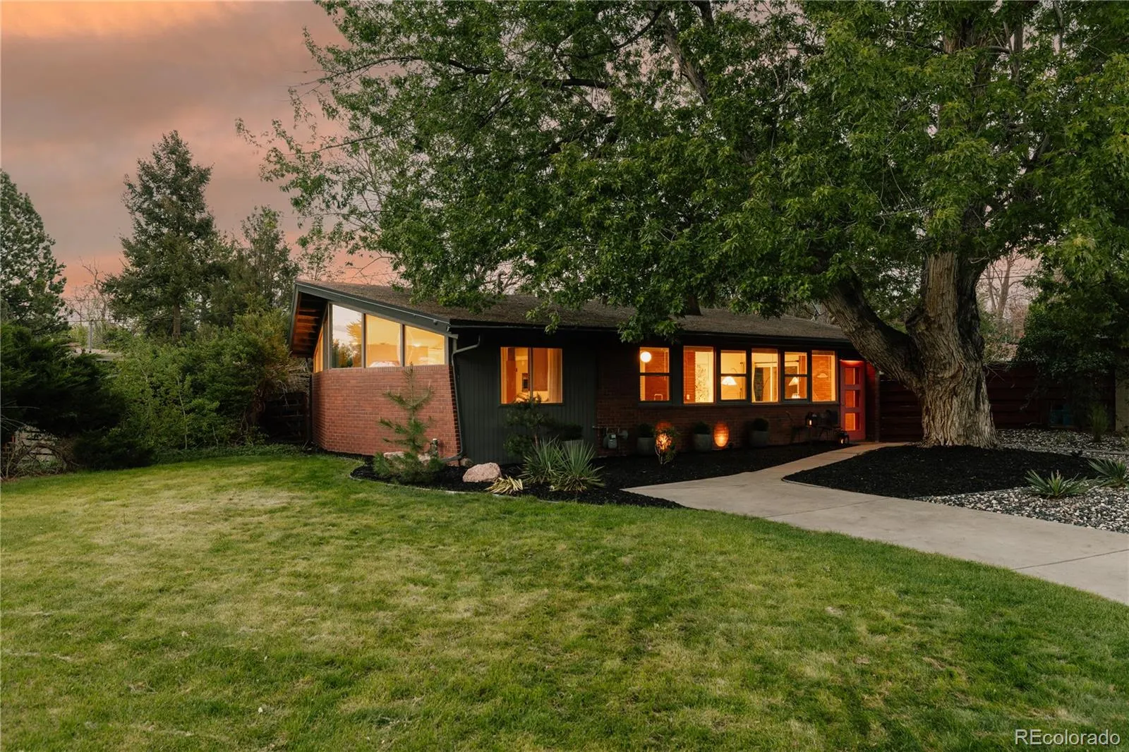 2940 S Marion Street Englewood CO 80113 MLS #REC5474958 05122026161359 1600 34
