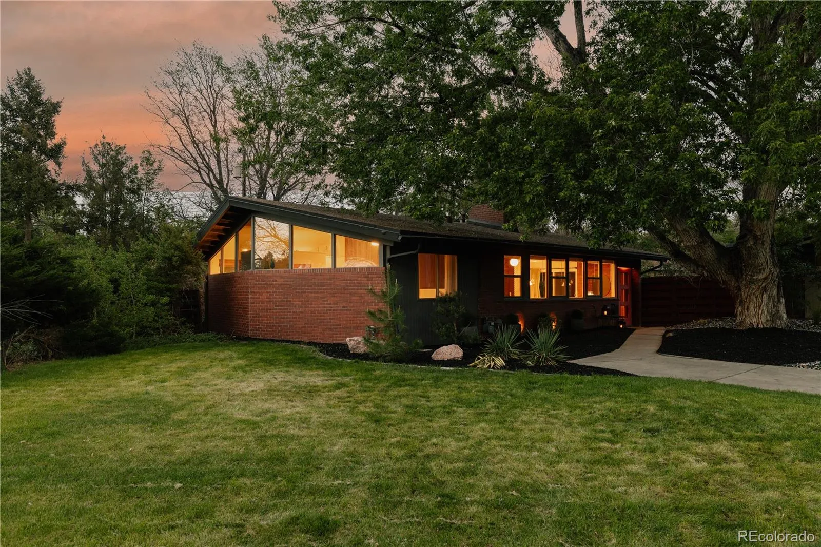 2940 S Marion Street Englewood CO 80113 MLS #REC5474958 05122026161359 1600 36