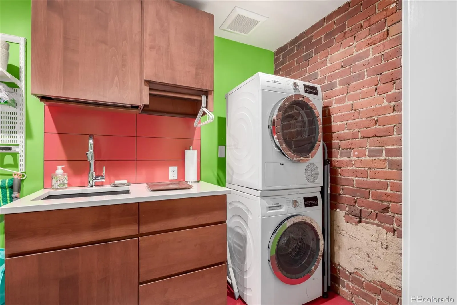 04132026180801 1600 35